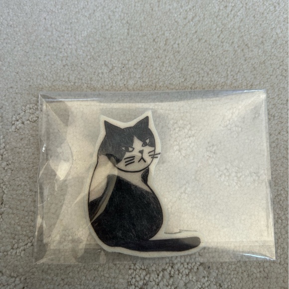 Kawaii Japan Neko Cat Pin Black White moody NWOT funny decoration accessory - Picture 1 of 2